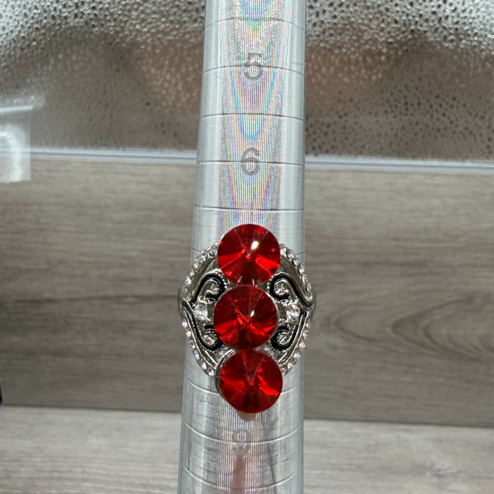 Elegant Red Gemstone Ring